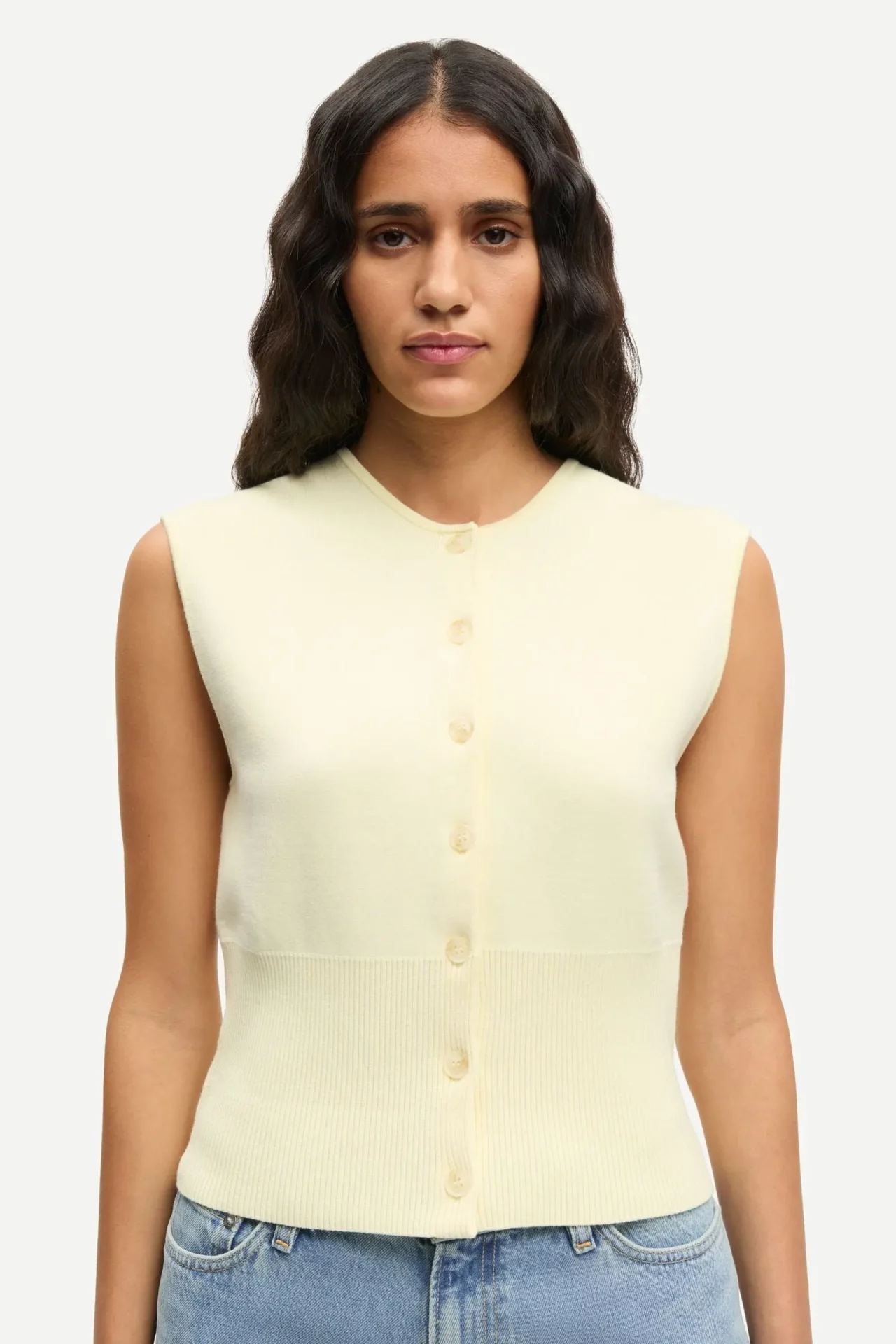 top jaune sans manche